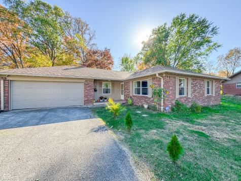 3211 W Sharon Drive Greenfield IN 46140