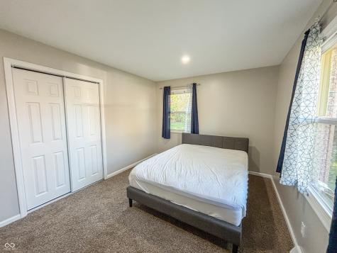 3211 W Sharon Drive Greenfield IN 46140