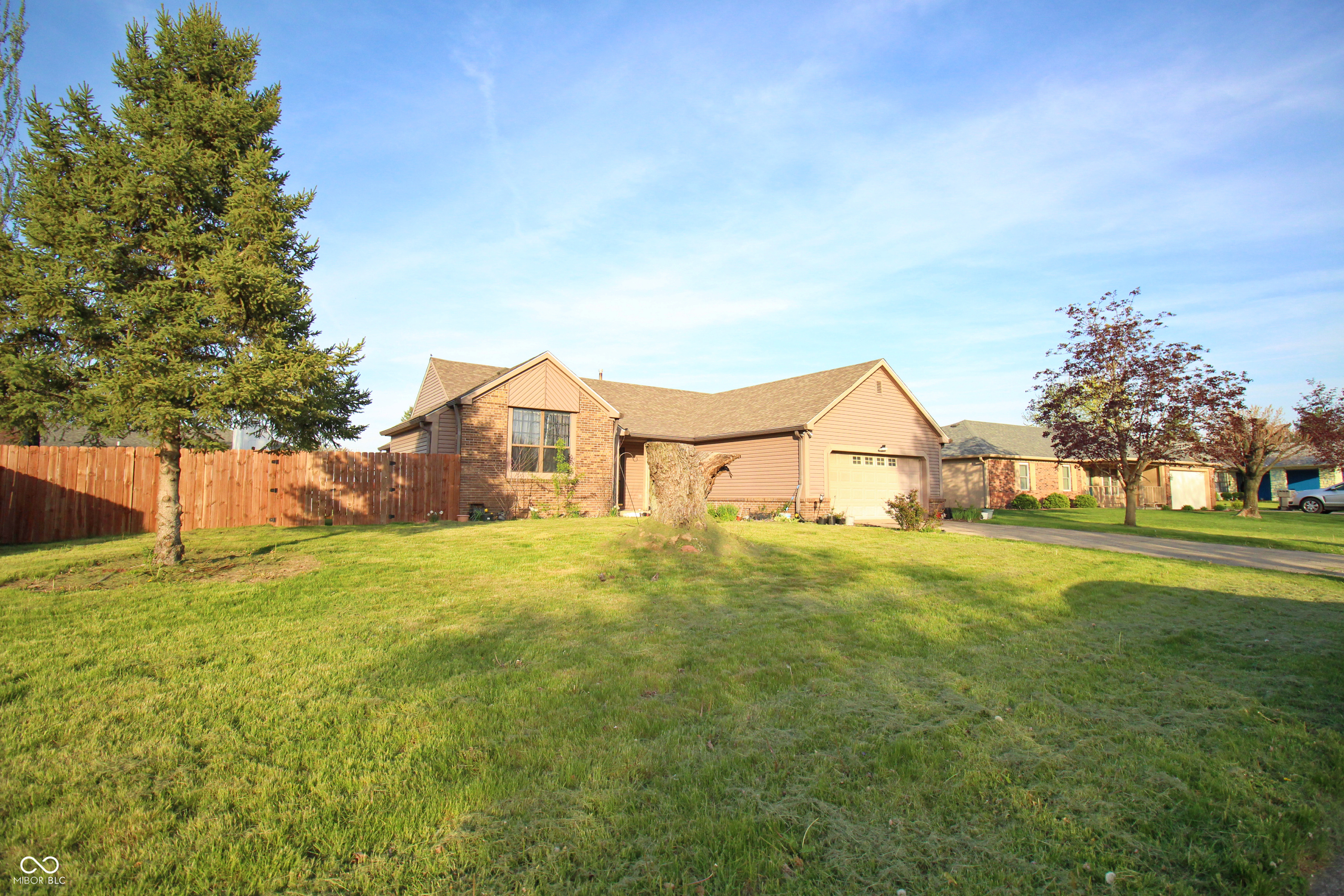 8911 Country Walk Court Indianapolis IN 46227