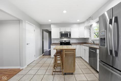 8474 Wakefield Court Indianapolis IN 46256