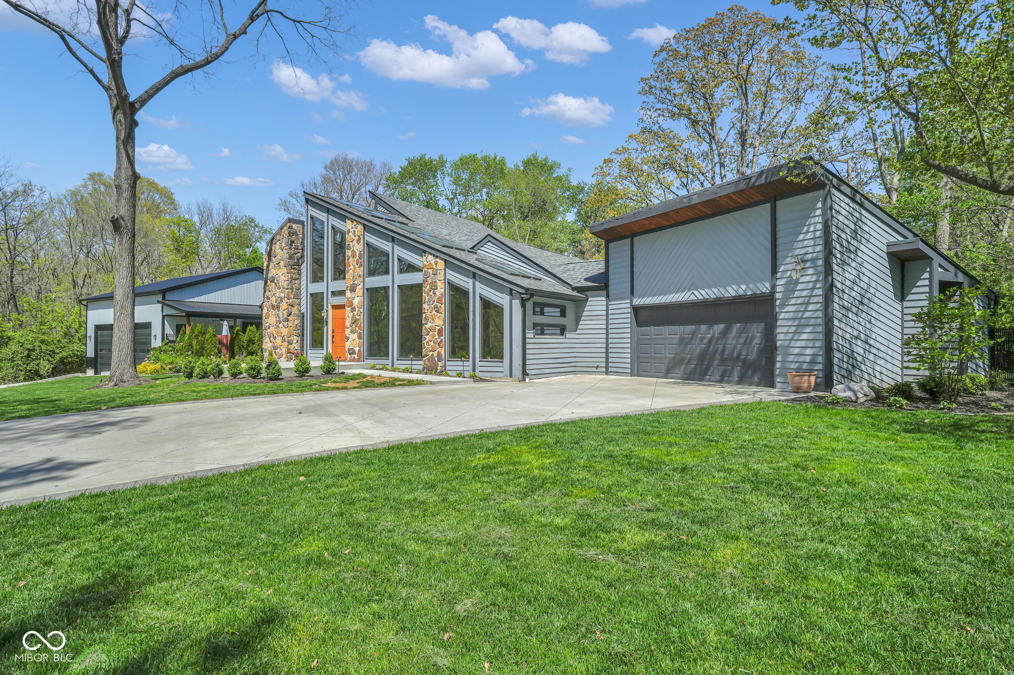 785 Pineview Drive Zionsville IN 46077