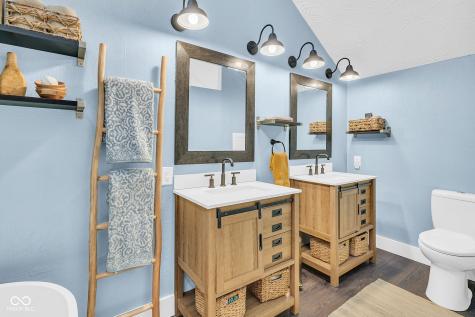 785 Pineview Drive Zionsville IN 46077