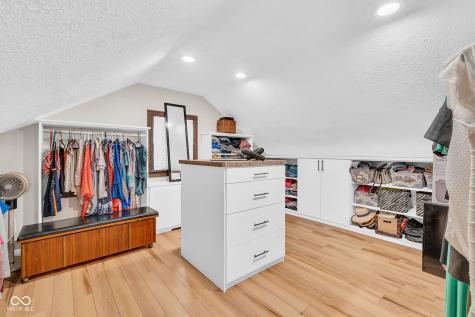 785 Pineview Drive Zionsville IN 46077