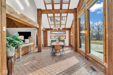 785 Pineview Drive Zionsville IN 46077