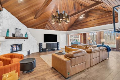 785 Pineview Drive Zionsville IN 46077