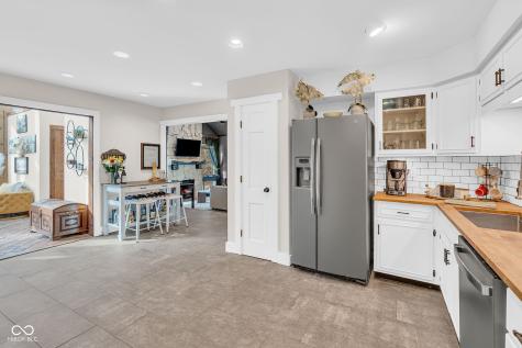 785 Pineview Drive Zionsville IN 46077