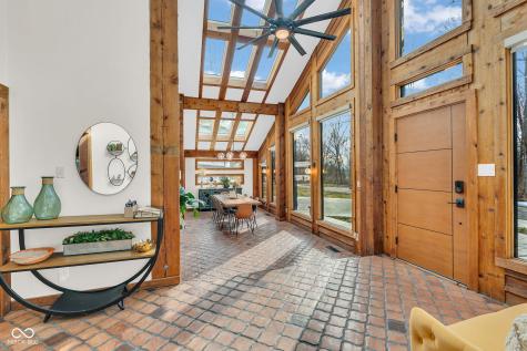 785 Pineview Drive Zionsville IN 46077