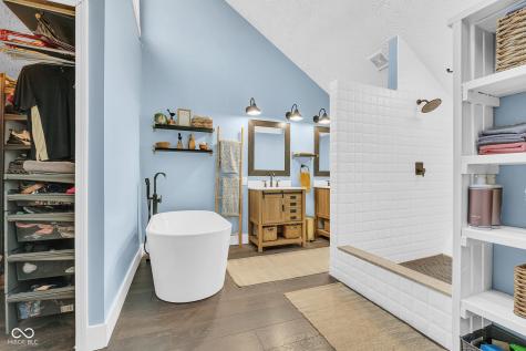 785 Pineview Drive Zionsville IN 46077