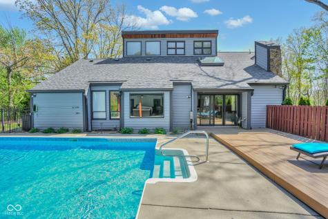 785 Pineview Drive Zionsville IN 46077