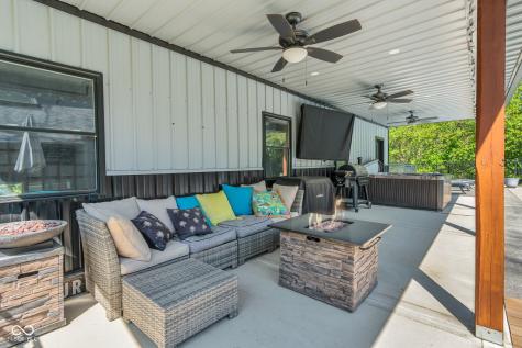 785 Pineview Drive Zionsville IN 46077