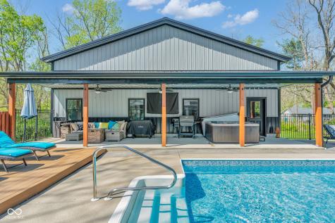 785 Pineview Drive Zionsville IN 46077