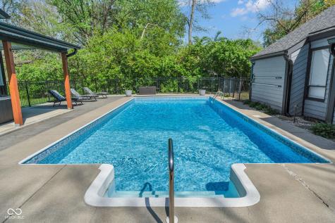785 Pineview Drive Zionsville IN 46077