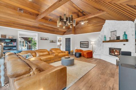 785 Pineview Drive Zionsville IN 46077