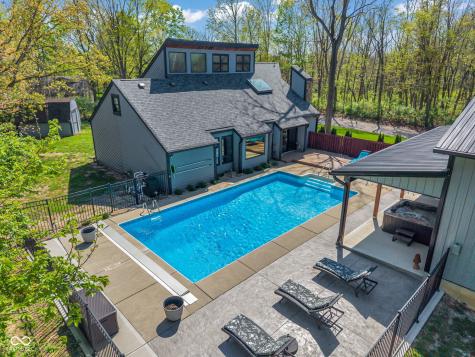 785 Pineview Drive Zionsville IN 46077