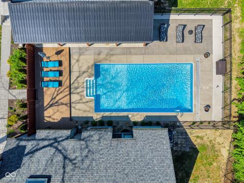 785 Pineview Drive Zionsville IN 46077