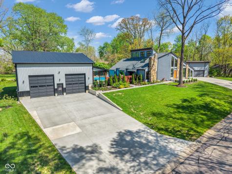 785 Pineview Drive Zionsville IN 46077