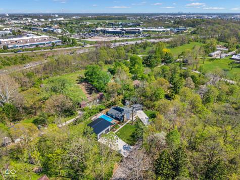 785 Pineview Drive Zionsville IN 46077