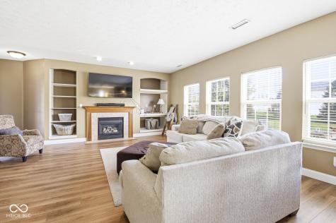 8236 Holmard Place Indianapolis IN 46259