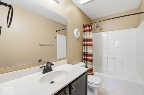 8236 Holmard Place Indianapolis IN 46259