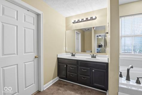 8236 Holmard Place Indianapolis IN 46259