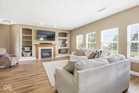 8236 Holmard Place Indianapolis IN 46259