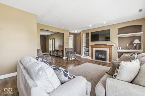 8236 Holmard Place Indianapolis IN 46259