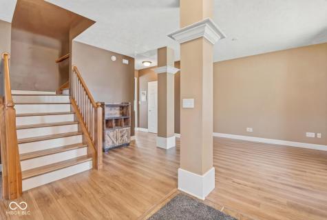 8236 Holmard Place Indianapolis IN 46259