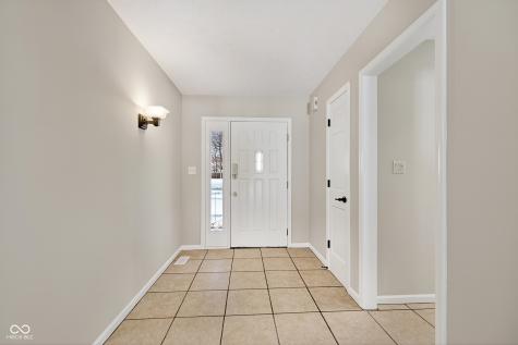 9970 Oakleaf Way Mccordsville IN 46055
