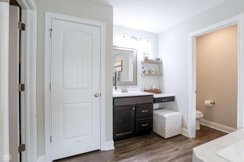 12059 Chapelwood Drive Fishers IN 46037