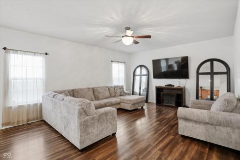 556 Dietz Drive Greenwood IN 46143