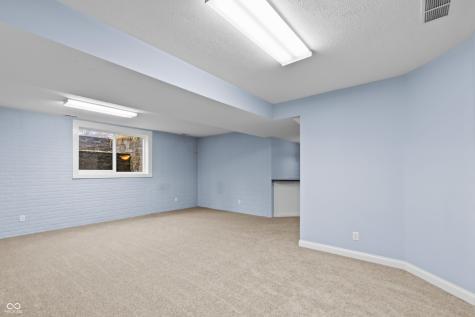 3901 Terrace Woods Drive Columbus IN 47201