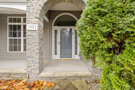3901 Terrace Woods Drive Columbus IN 47201