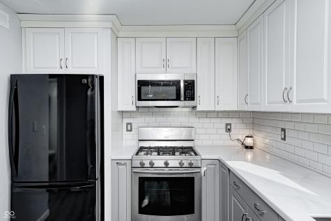 555 Hyannis Drive Avon IN 46123