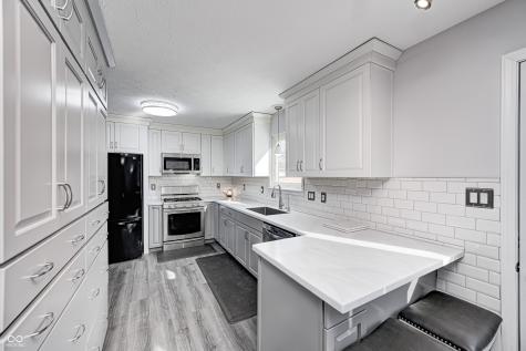 555 Hyannis Drive Avon IN 46123