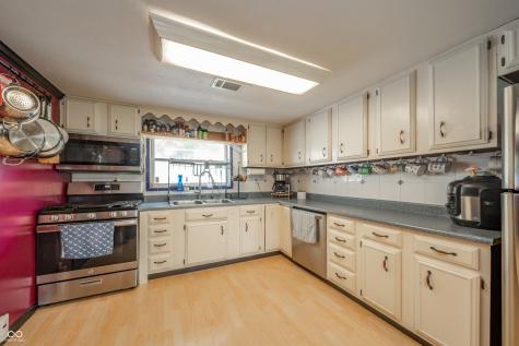 14982 N State Road 9 Summitville IN 46070