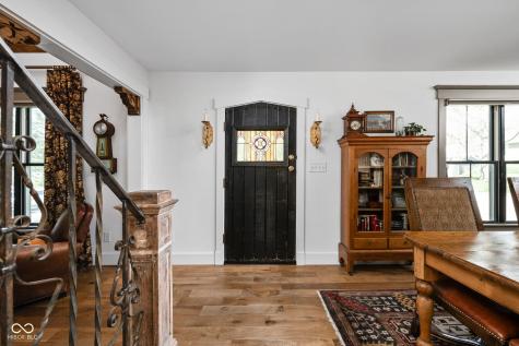 775 W Hawthorne Street Zionsville IN 46077