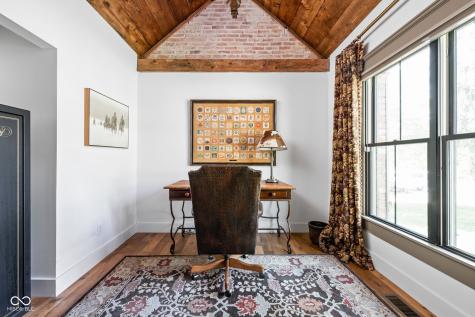 775 W Hawthorne Street Zionsville IN 46077