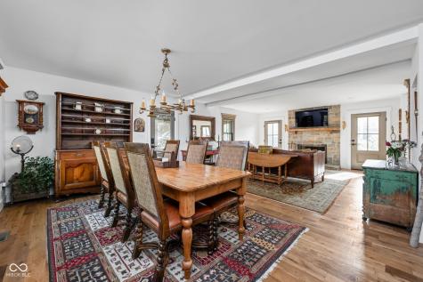 775 W Hawthorne Street Zionsville IN 46077