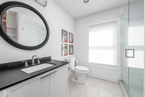 775 W Hawthorne Street Zionsville IN 46077