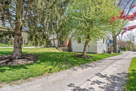 775 W Hawthorne Street Zionsville IN 46077