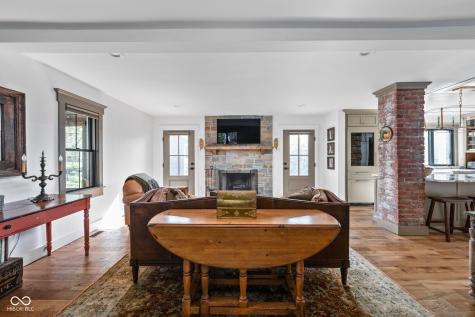 775 W Hawthorne Street Zionsville IN 46077