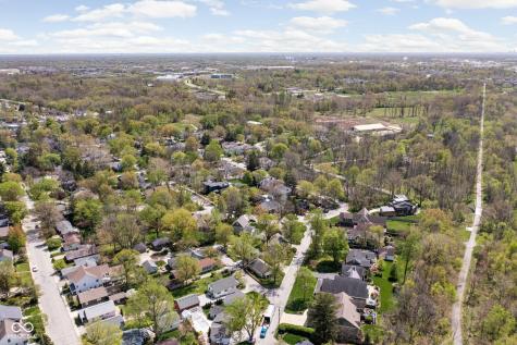 775 W Hawthorne Street Zionsville IN 46077