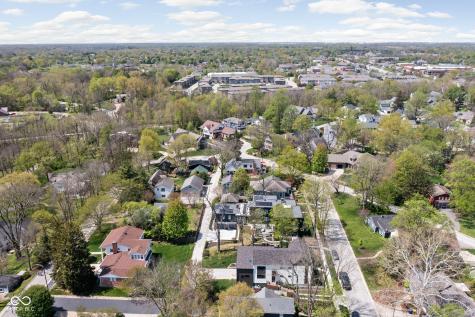 775 W Hawthorne Street Zionsville IN 46077