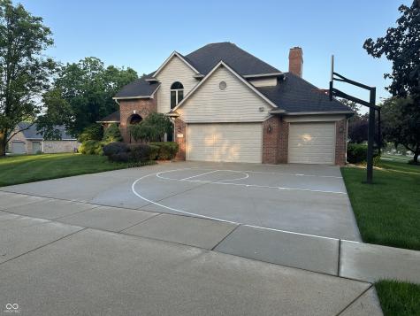 84 Racquet Court Greenwood IN 46142
