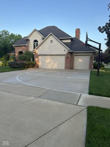 84 Racquet Court Greenwood IN 46142