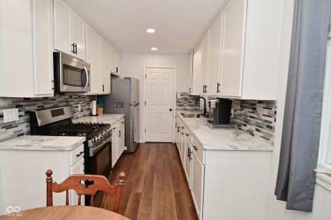25 Angela Court Beech Grove IN 46107