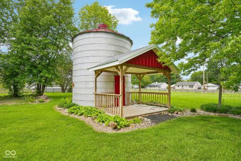 211 Whiteland Road Whiteland IN 46184