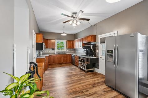 211 Whiteland Road Whiteland IN 46184