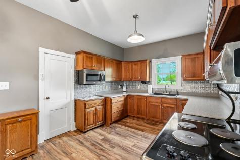 211 Whiteland Road Whiteland IN 46184