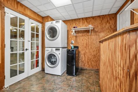 211 Whiteland Road Whiteland IN 46184